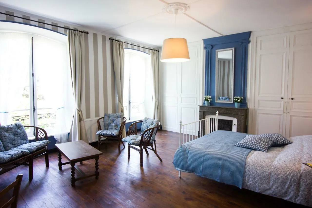 Domaine Des Lilas Bed & Breakfast Saint-Germain-Lembron 0*,